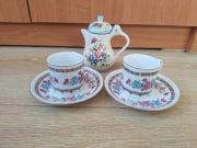 Zestaw filiżanek do espresso i dzbanek porcelana chińska i japońska