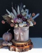 Piękny bukiet jesienny z dyniami