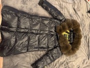 Płaszcz puchowy. Wypełnienie  węgierski puch kaczy oraz futerko na kapturze