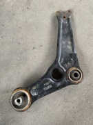 Renault Megane IV 1.6T OE 9514R wahacz lewy przód