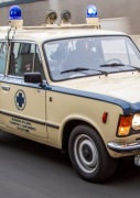 Przemiennik sygnałów plus dwa sygnały. Fiat 125p Sanitarka.
