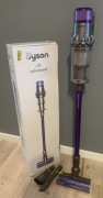 Dyson V11 Advanced - sprawny, mocny odkurzacz bezprzewodowy 