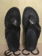 Czarne japonki skóra lakierowana Ecco 38