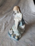 figurka porcelanowa dziewczyna i gesi