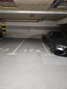 Miejsce parkingowe wraz z NAJEMCĄ Prymasa Tysiąclecia 83A Bliska Wola