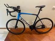 Rower SZOSOWY Trek Emonda + walizka (SL5 Disc 2022-blue-60cm)