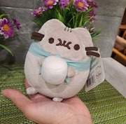 Pusheen jedzący piankę zimowy 