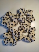 Gumka scrunchie S pudrowy róż w kropki