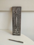 Płaskorzeźba w metalu kolumna Zygmunta 