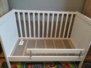 Używane łóżeczko 120cm x 60cm IKEA SUNDVIK z barierką IKEA VIKARE