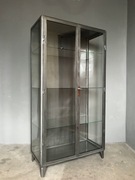 Szafa LOFT medyczna szafka lekarska witryna industrialna