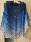 Duża szydełkowa ażurowa chusta, ombre, rękodzieło