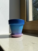 Gliniana doniczka ręcznie malowana akrylem