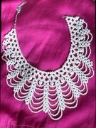 Perłowy elegancki kołnierzyk z koralików