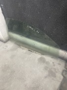 Szkło drzwi pasażera Opel corsa C 3d