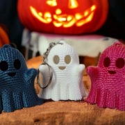 breloczek do kluczy z szydełkowanym duszkiem duch 
