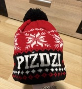 Ciepła czapka zimowa Piździ z pomponem