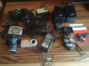 Zestaw retro elektroniki i aparatów foto.