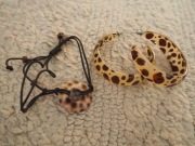 ŻONA I REMANENT W SZUFLADACH NR 4 - KOLCZYKI, BRANSOLETKI