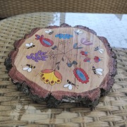 Podkładka z plastra brzozy "Motyle i kwiaty" - na stół, do ogrodu 