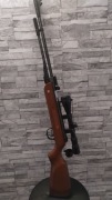 Karabinek pneumatyczny-wiatrówka z  celownikiem optycznym