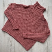 Różowy koralowy akrylowy sweter z golfem golf sinsay XS