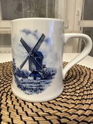 Kufel do piwa Holenderski Delft 1984 biało niebieski ręcznie ozdobiony.