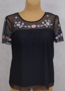 Esprit śliczna bluzeczka z haftem nowa 42