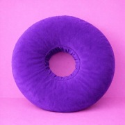 Poduszka do piercingu donut welurowy fioletowy 35 cm