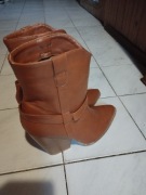 Buty numer 39 nie zniszczone nie chodzone 