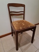 Krzesła po renowacji w dobrym stanie