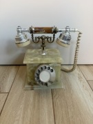 Dekoracyjny retro telefon z onyxu bdb stan