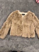 Kożuszek damski z naturalnego futra królika. Rozmiar S 