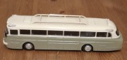 Model autobus ikarus 66 1:72
