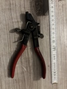 Antyczne cęgi do ustawiania zębów pił 2