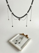 Elegancki Komplet z Hematytu: Choker i Kolczyki z Sercami  Handmade