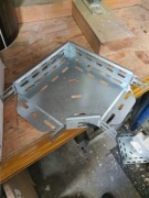 Kolanko korytka 90s KKL150H42 100szt.