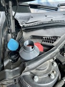 Wlew lejek płynu do spryskiwaczy BMW