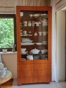 Kredens z buka na naczynia z trzema szufladami 