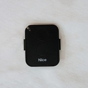 Pilot do bramy, garażu, furtki NICE 433.92 MHz