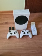 Konsola Xbox Series S 512 GB, 2 pady, ładowarka nie trzeba kupować baterii