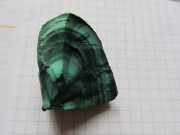 Malachit - surowa bryłka minerału - ładny okaz