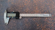 Suwmiarka elektroniczna 150 mm, 0,02 +/- mm LCD