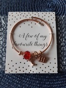 Bransoletka nowa Xia Charm Avon złota Charms 