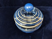 Szklane, malowane puzdro.