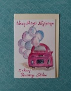 Kartka na rocznicę ślubu z ręcznie malowanym autkiem i z napisem.