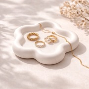 Podstawka na biżuterię / tacka dekoracyjna – kwiatek