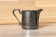 1935 masywny posrebrzany mlecznik dzbanuszek do mleka 150ml Gladwin Ltd UK