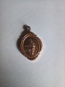 Medalik stary w kolorze złotym Matka Boska z dzieciątkiem oraz Jezus