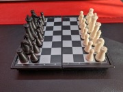 Mini szachy magnetyczne